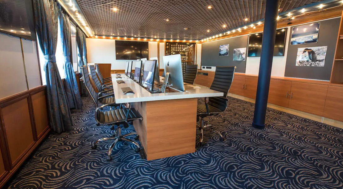 Silver Cloud - Photo Studio